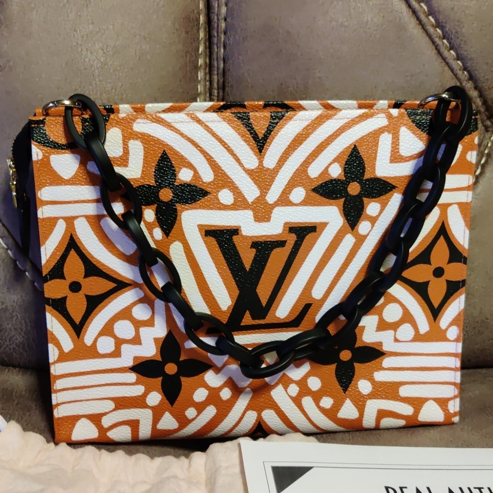 XxxSOLDxxxRARE Louis Vuitton Crafty toiletry 26